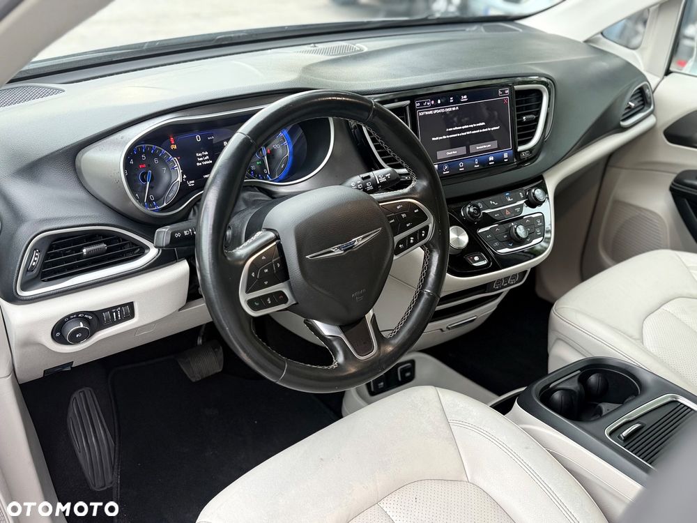 Chrysler Pacifica - 6