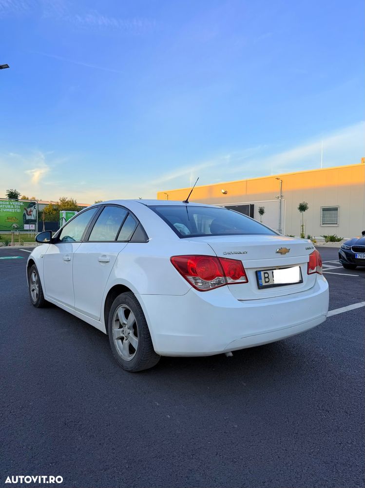 Chevrolet Cruze 1.6 - 4