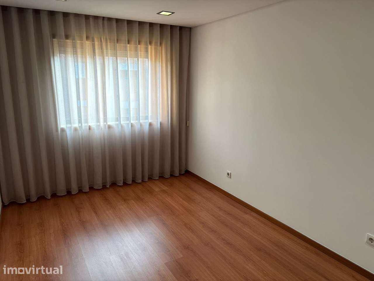 Apartamento T3 para arrendamento na freguesia de Aradas. - Grande imagem: 5/16