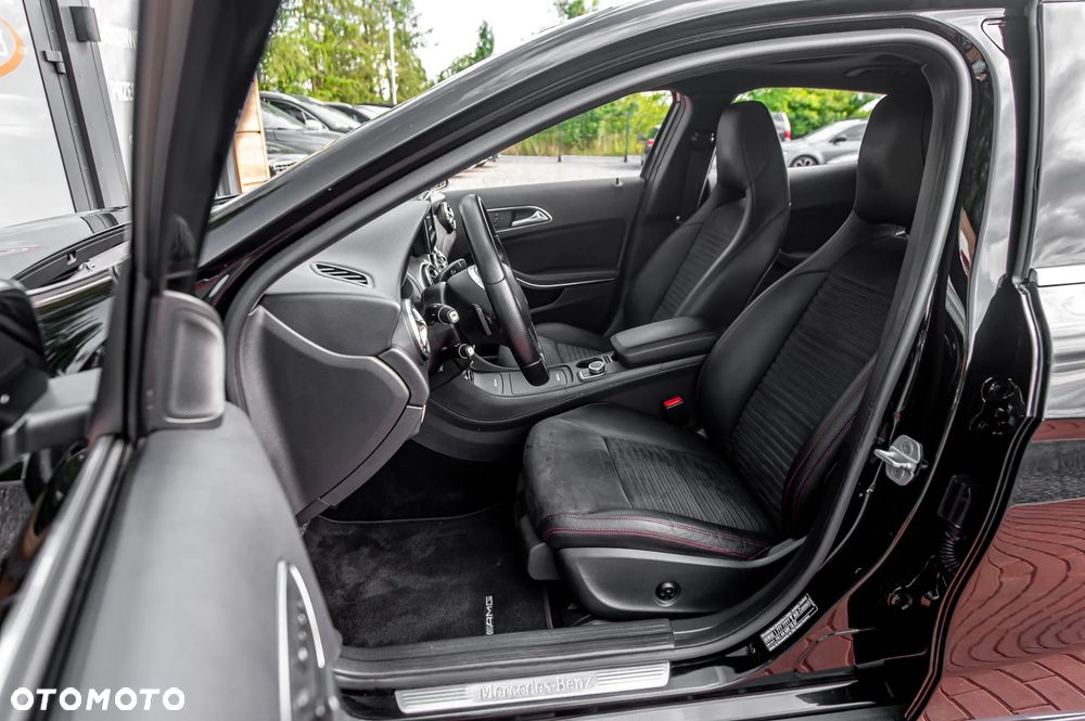 Mercedes-Benz GLA 250 4Matic 7G-DCT AMG Line - 19
