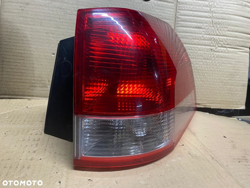 LAMPA TYLNA PRAWA OPEL VECTRA C KOMBI  24469462 - 3