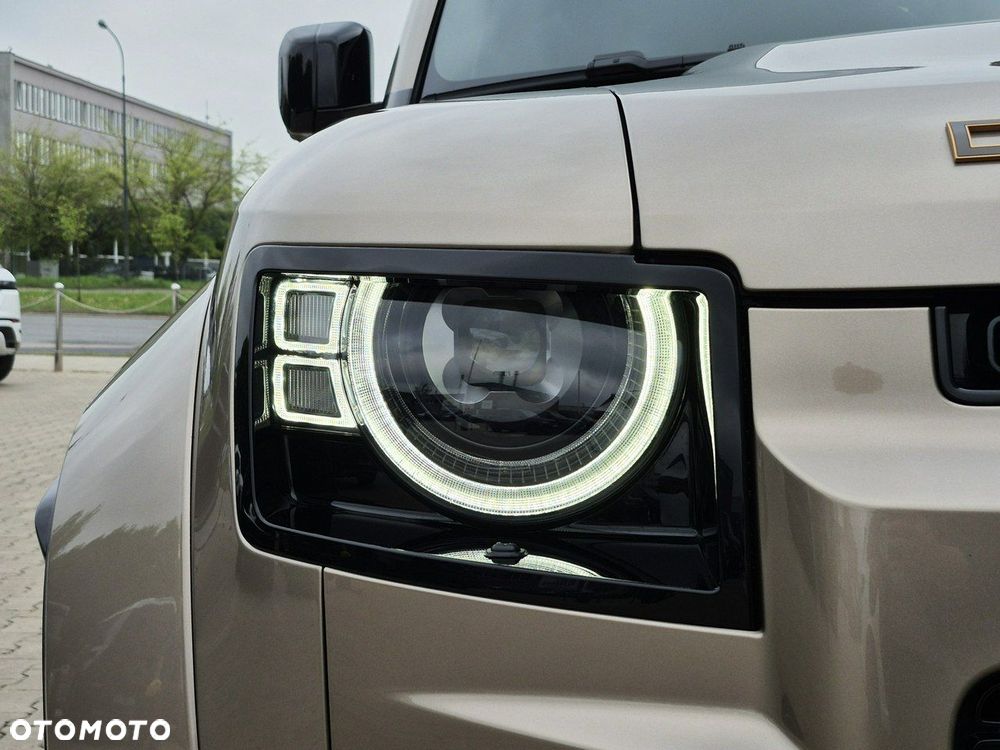 Land Rover Defender - 13