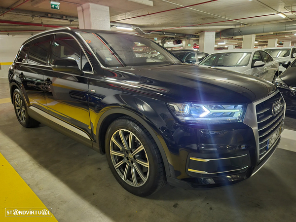 Audi Q7 3.0 TDI quattro S-line Tiptronic 7L