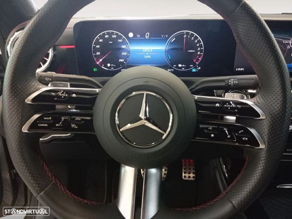 Mercedes-Benz CLA 250 e AMG Line - 13