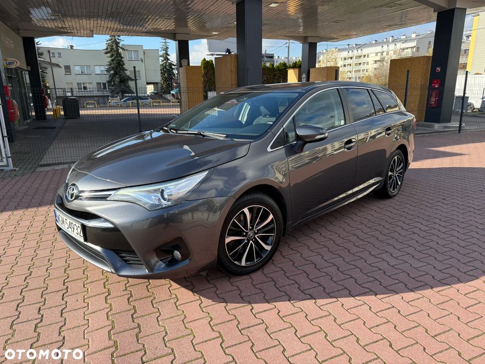 Toyota Avensis 2.0 D-4D Premium - 1
