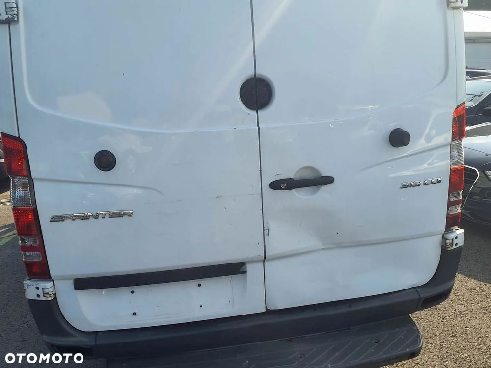 Mercedes-Benz Sprinter - 16