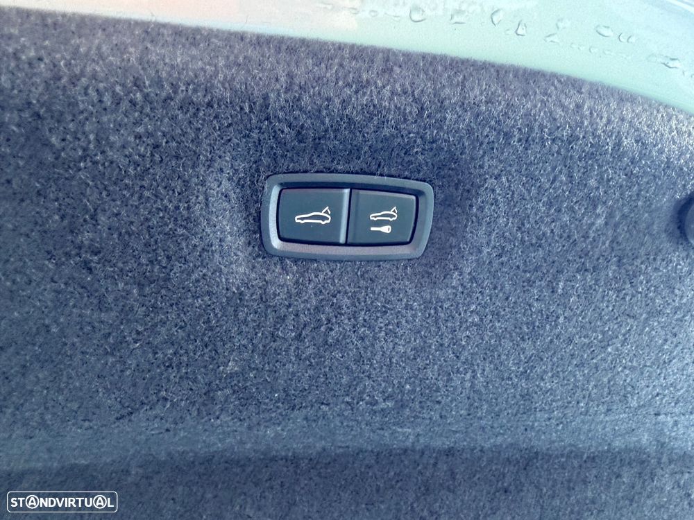 Porsche Taycan Turbo - 17