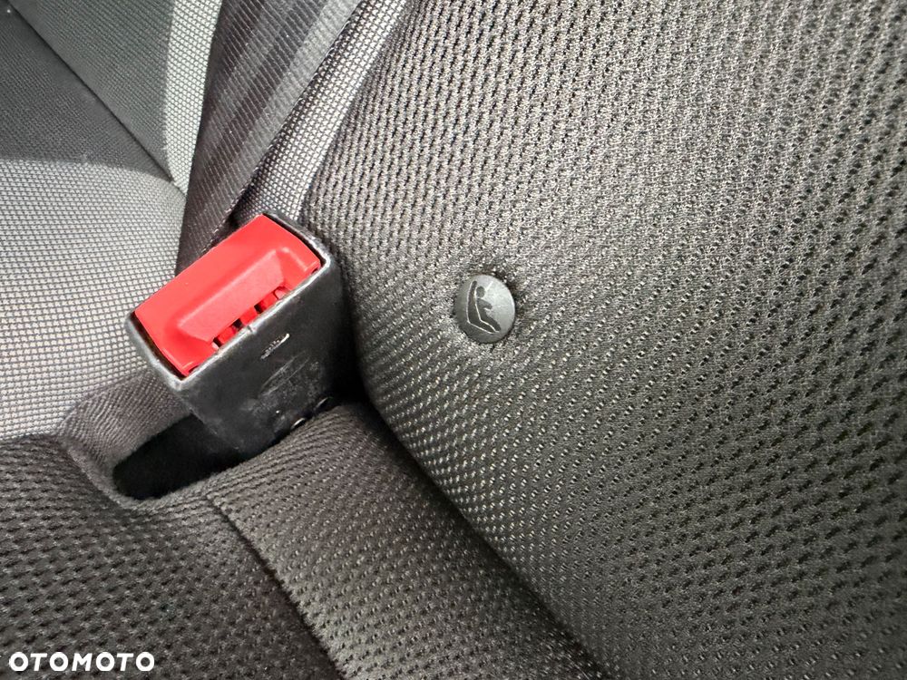 Ford Focus 1.6 Edition - 24