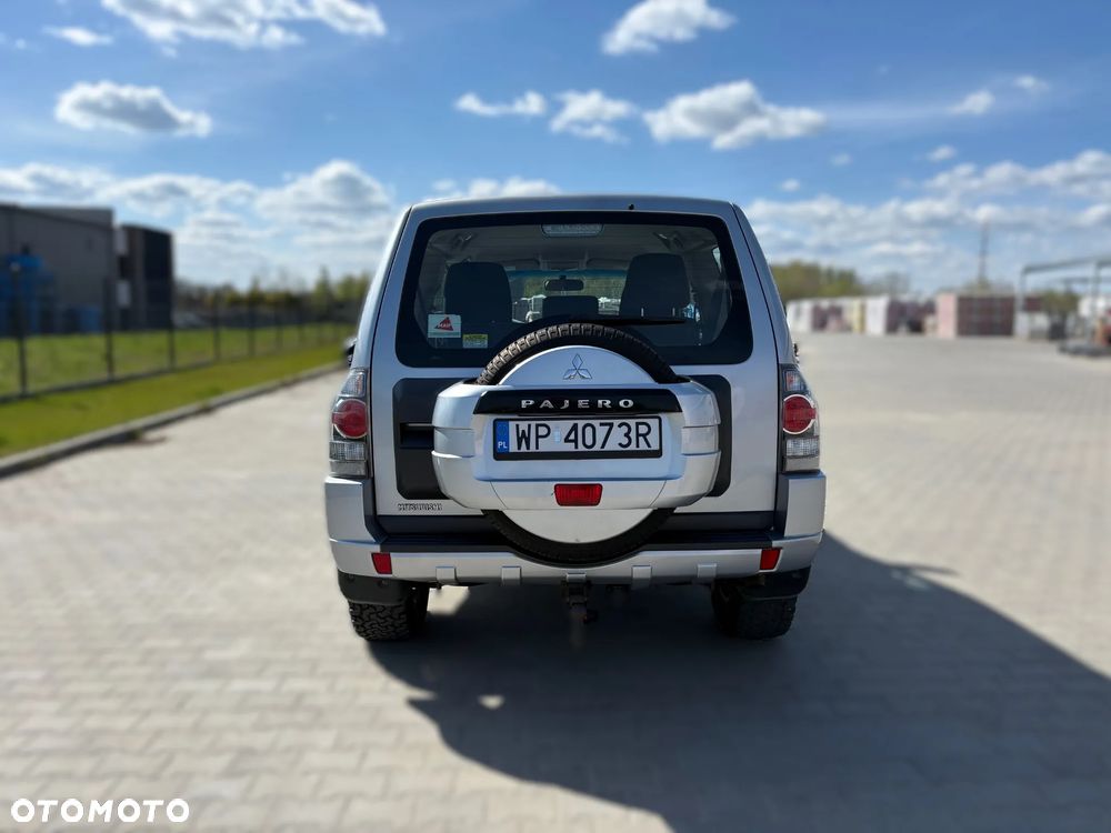 Mitsubishi Pajero 3.2 DI-D - 4
