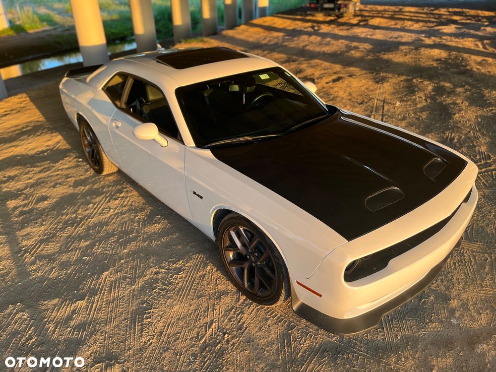 Dodge Challenger 5.7 R/T - 2