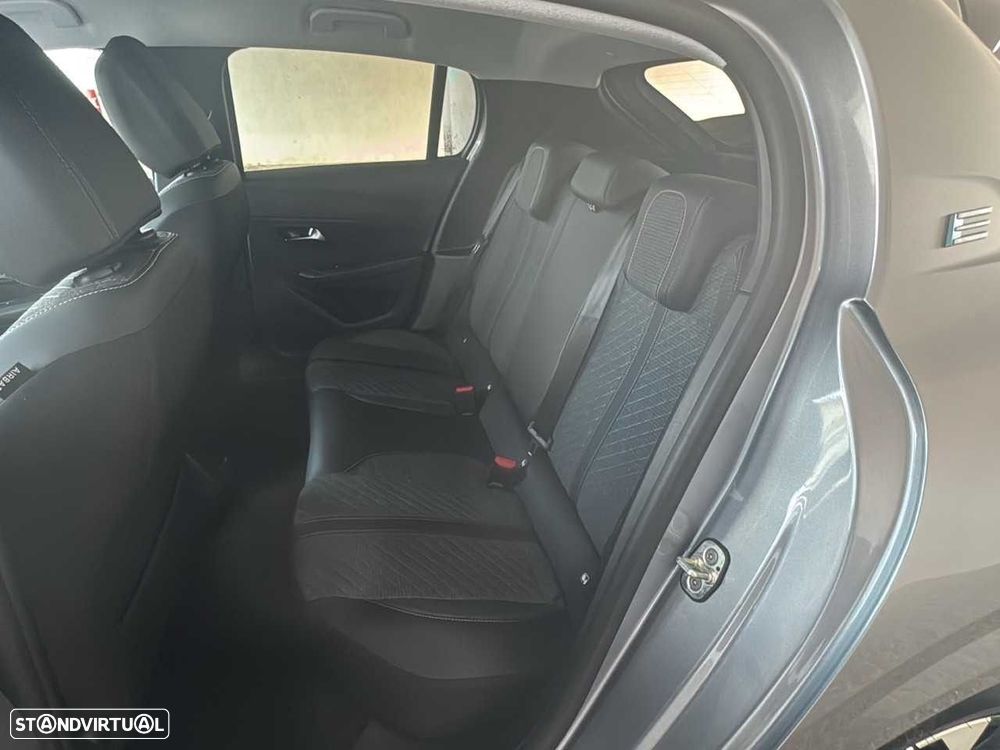Peugeot e-208 51 kWh Allure — fotografia 10