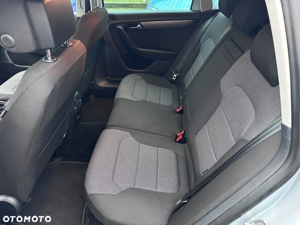 Volkswagen Passat - 20