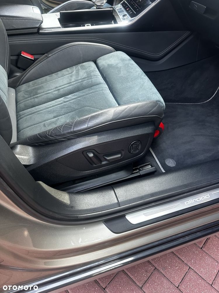 Audi A6 Allroad - 33