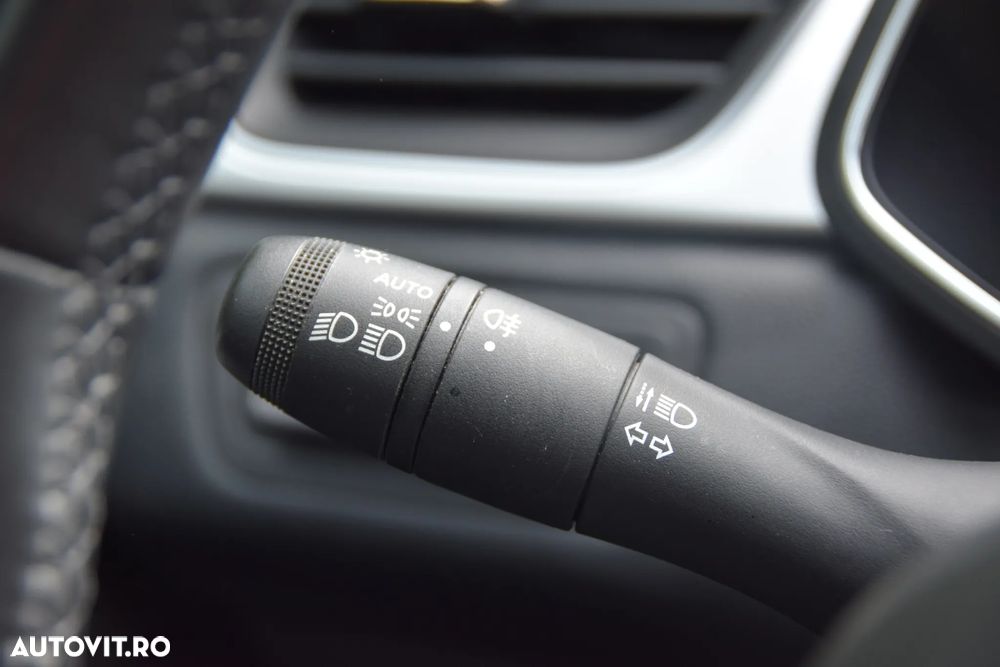 Renault Captur PHEV 160 Techno - 28