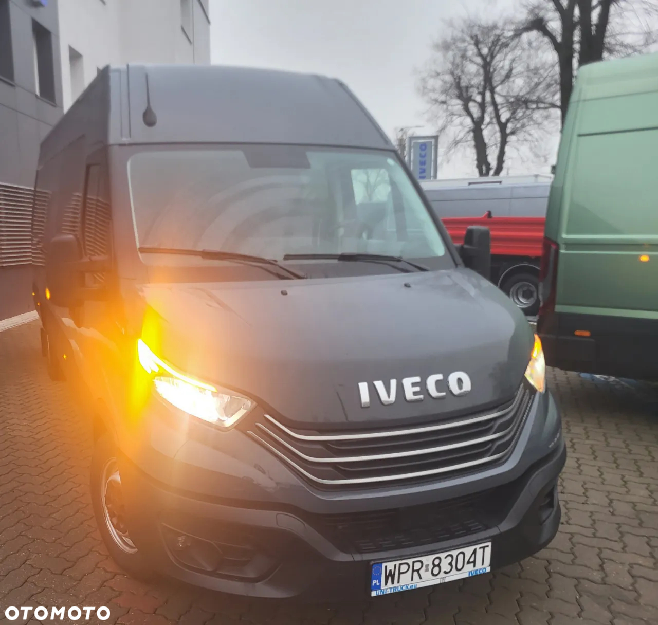 Iveco 35S18A8V Furgon 7-osobowy - 2