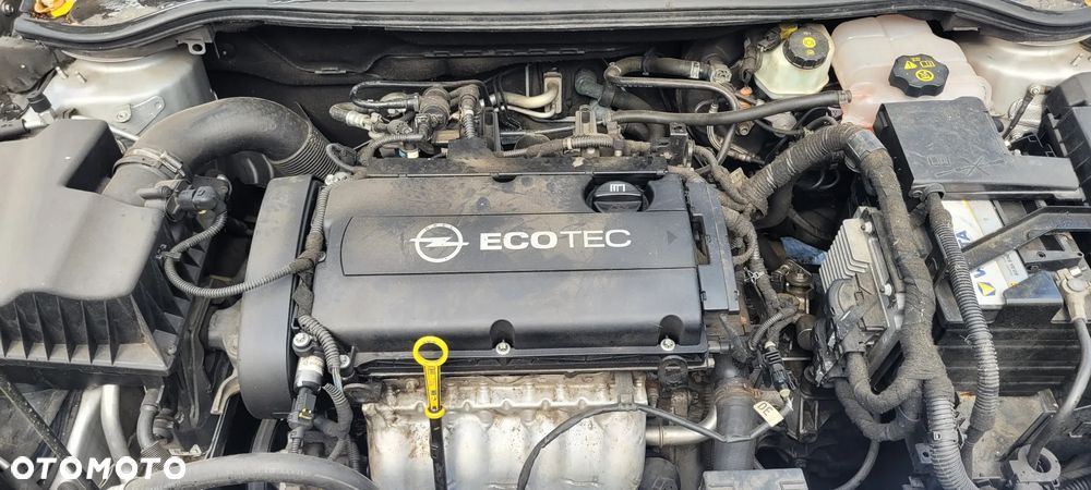 Opel Astra 1.6 Color Edition - 9