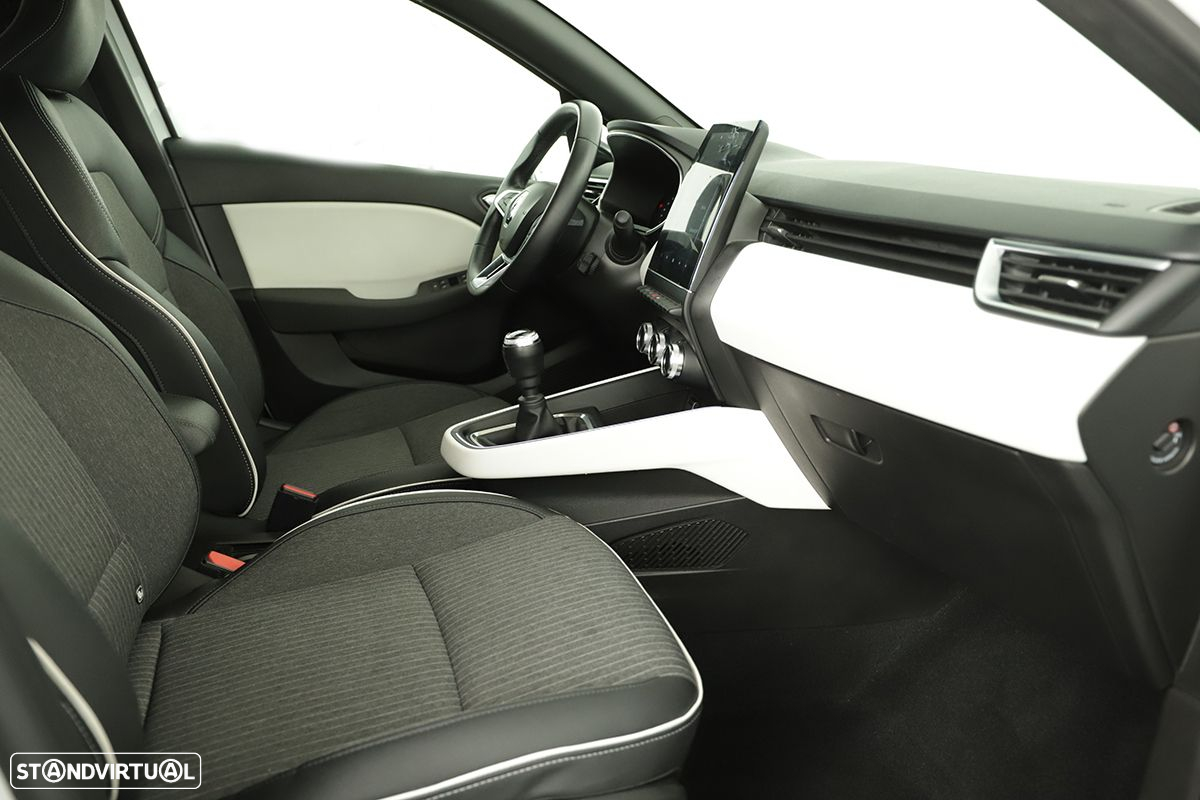 Renault Clio 1.0 TCe Techno Bi-Fuel - 23