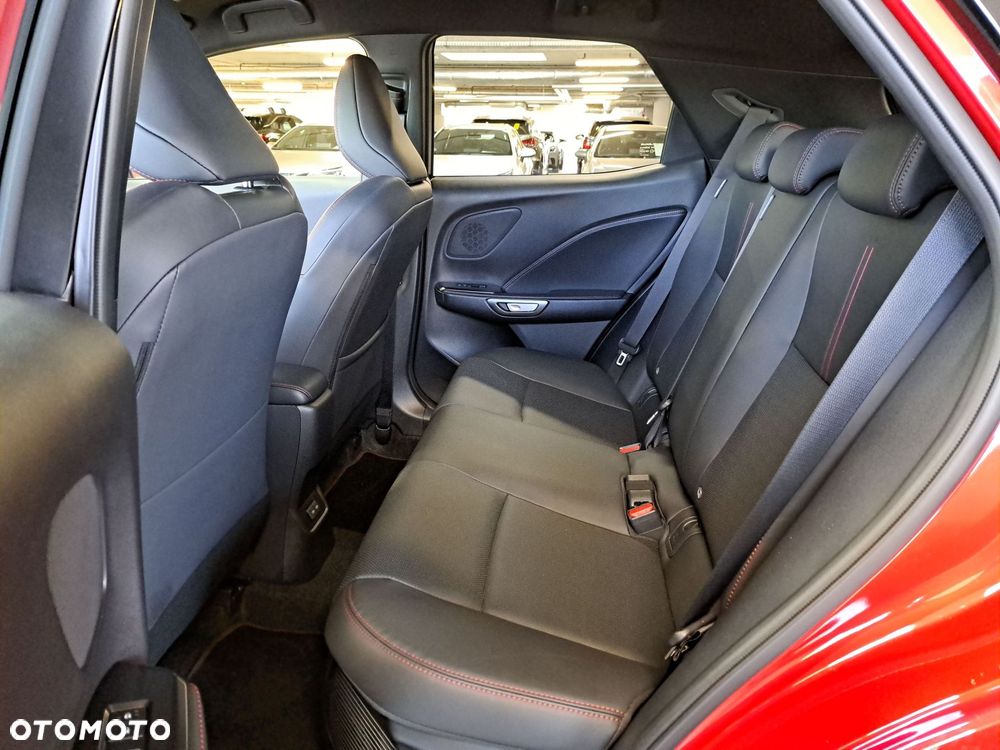 Lexus LBX 1.5 Hybrid Emotion - 12