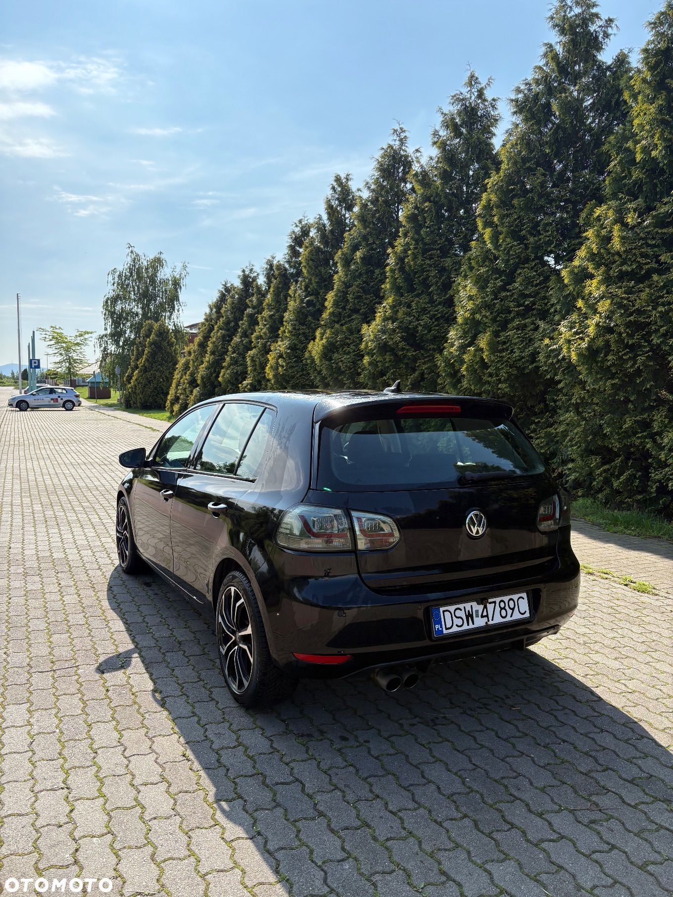 Volkswagen Golf - 1