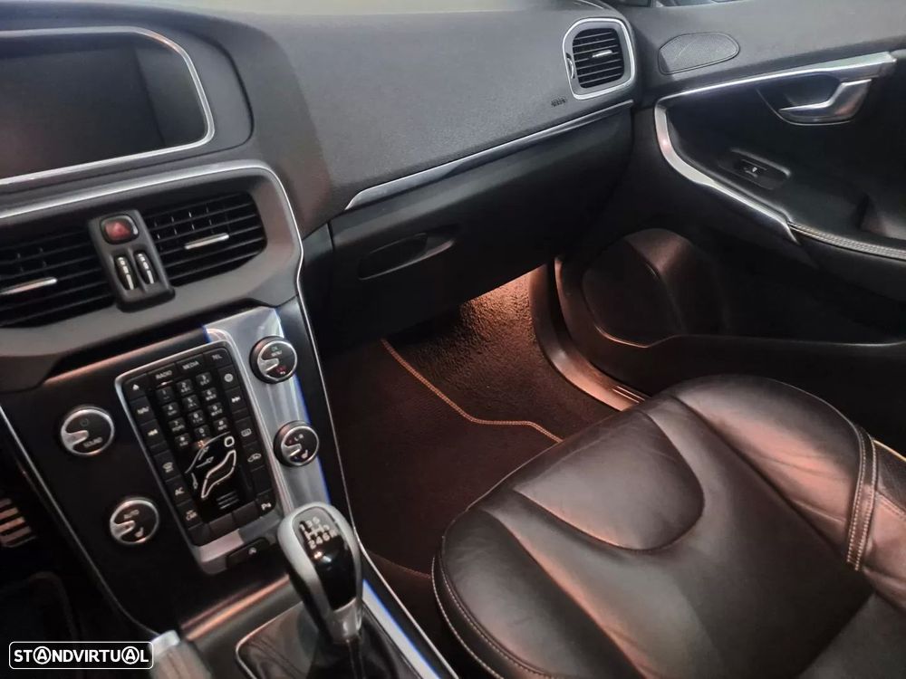 Volvo V40 2.0 D2 R-Design - 18