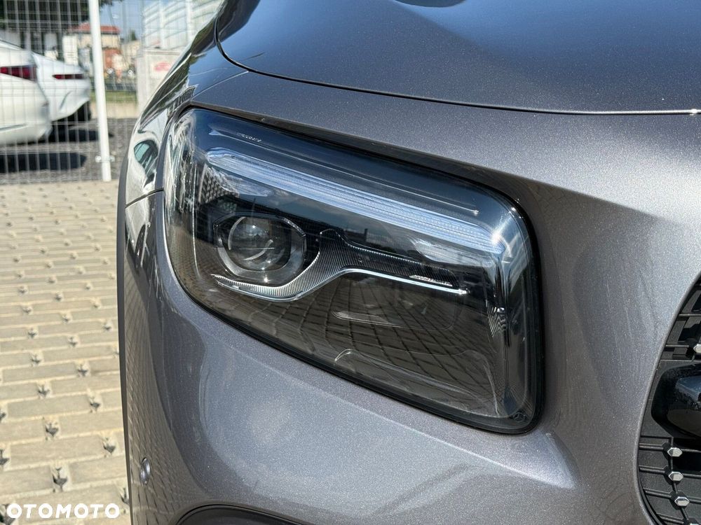 Mercedes-Benz GLB 220 mHEV 4-Matic AMG Line 8G-DCT - 11