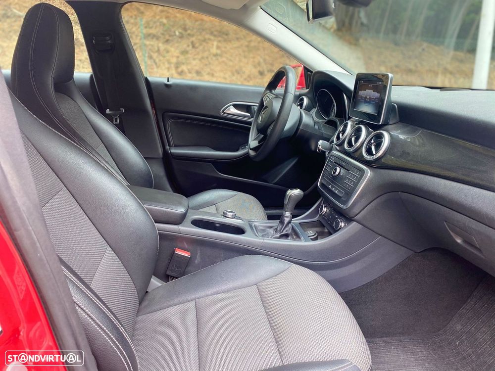 Mercedes-Benz CLA 200 d Shooting Brake Urban - 19