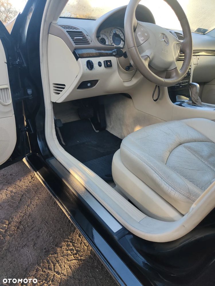 Mercedes-Benz Klasa E 320 T Avantgarde - 33