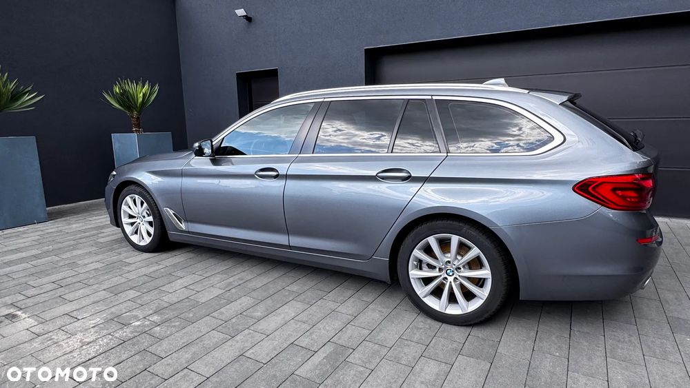 BMW Seria 5 520i M Sport sport - 4