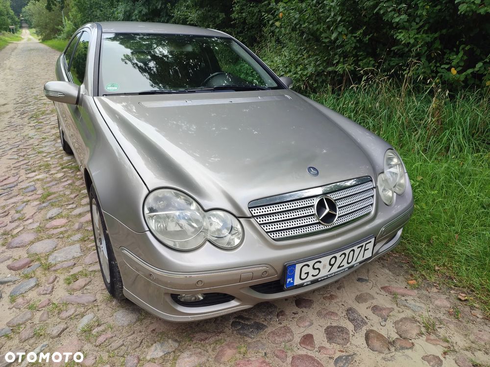 Mercedes-Benz Klasa C 220 CDI Sportcoupe Automatik - 23