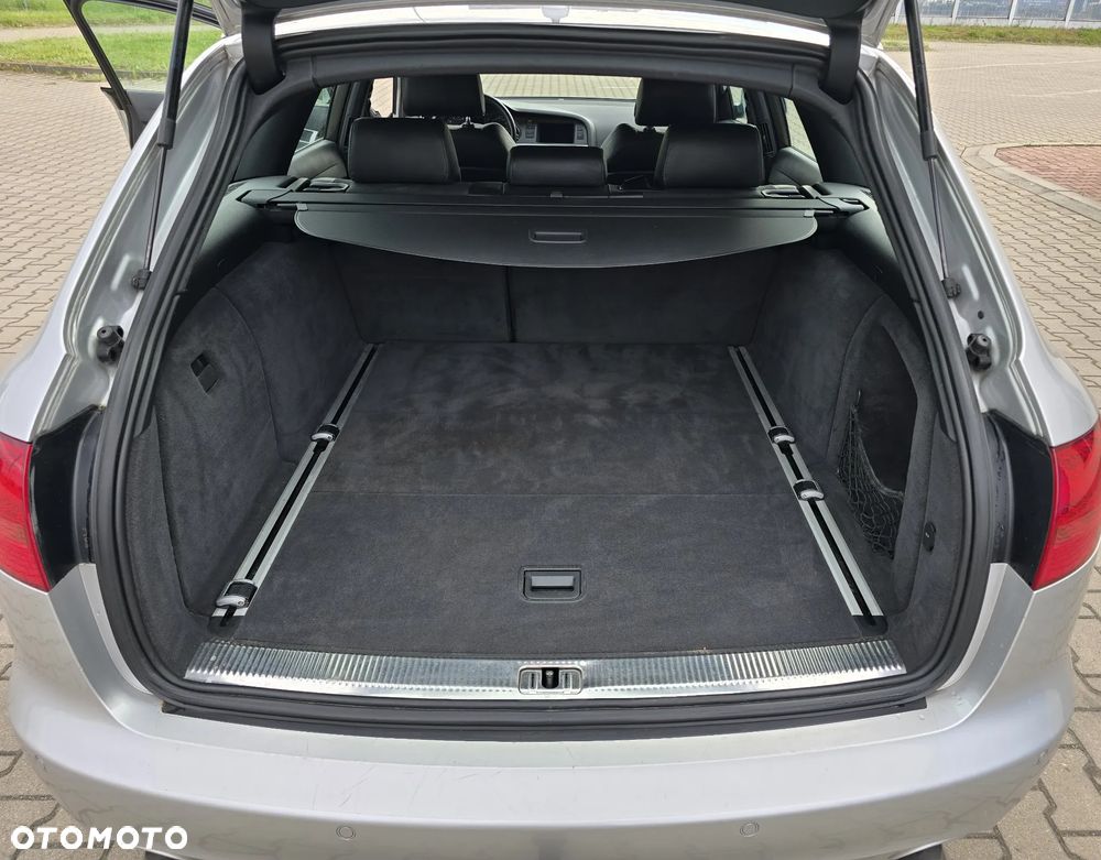 Audi A6 Avant 2.4 - 18