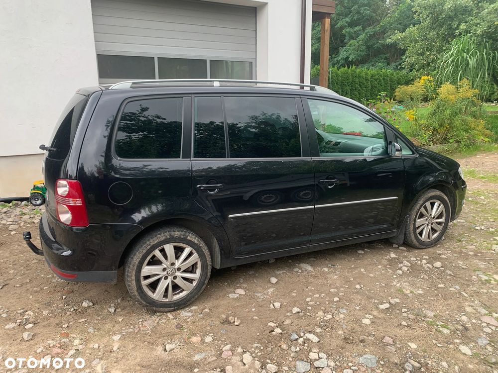 Volkswagen Touran 2.0 TDI DPF Trendline DSG - 4