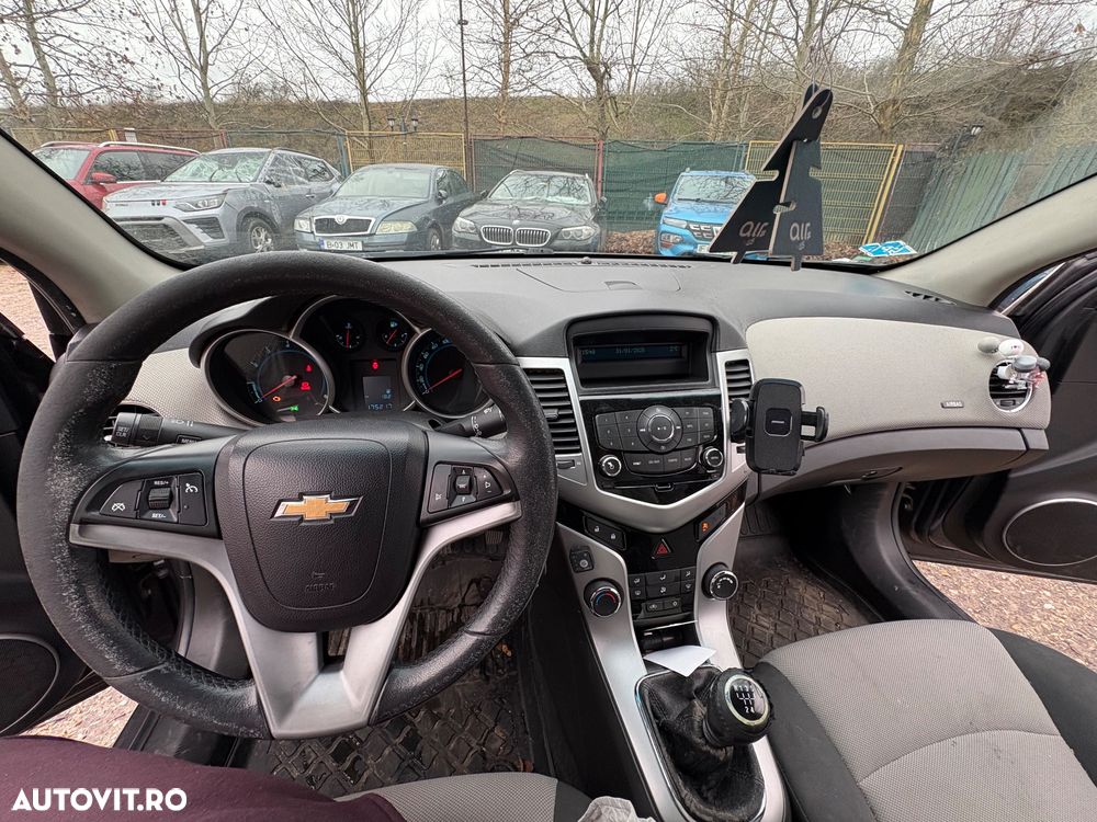 Chevrolet Cruze 1.6 Ecotec LS+ - 2