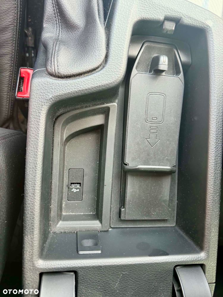 BMW Seria 3 318i - 16
