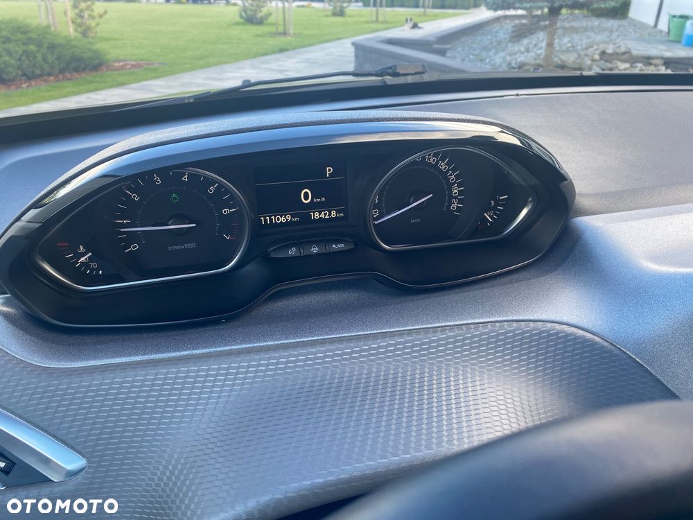 Peugeot 2008 PureTech 110 GPF Stop&Start EAT6 Allure - 13
