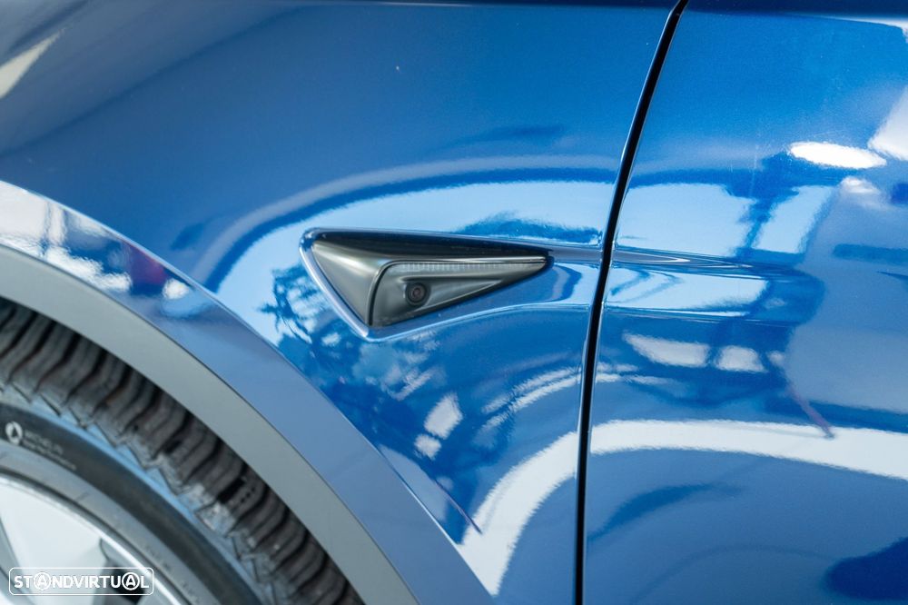 Tesla Model Y Standard RWD - 12