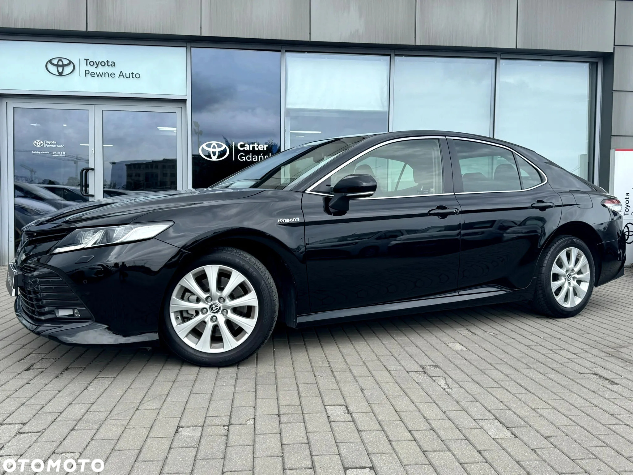 Toyota Camry 2.5 Hybrid Comfort CVT - 2