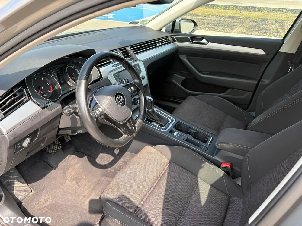 Volkswagen Passat Variant 2.0 TDI SCR DSG Comfortline - 8