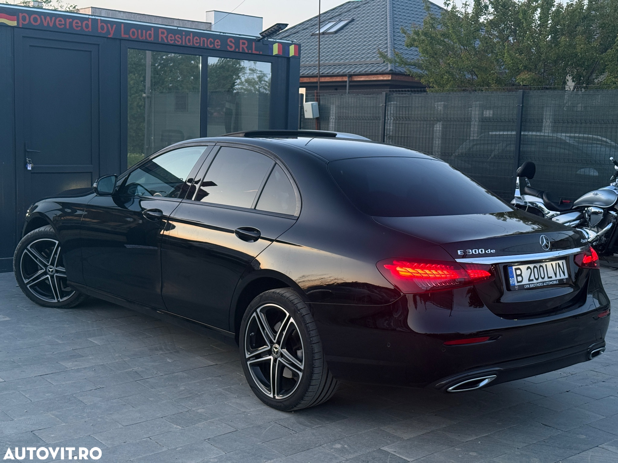 Mercedes-Benz E 300 de 4Matic 9G-TRONIC Night Edition - 4