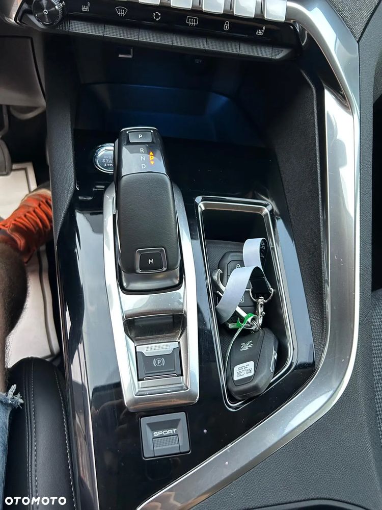 Peugeot 3008 PureTech 130 Stop & Start GPF EAT8 Active Business-Paket - 27