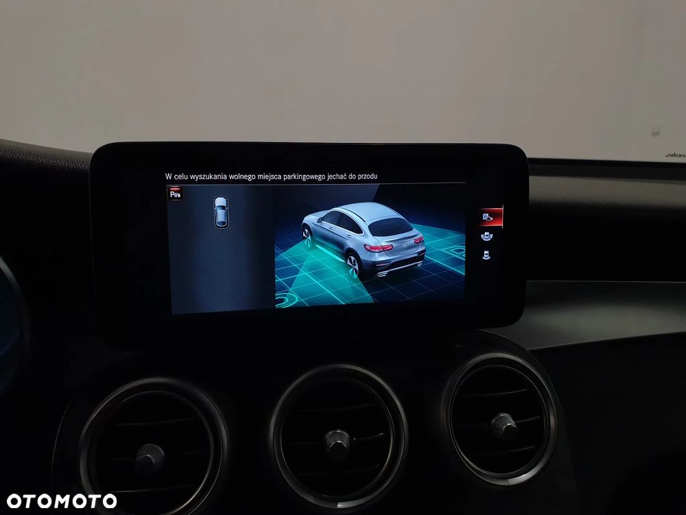 Mercedes-Benz GLC 220 d 4Matic 9G-TRONIC AMG Line Plus - 25