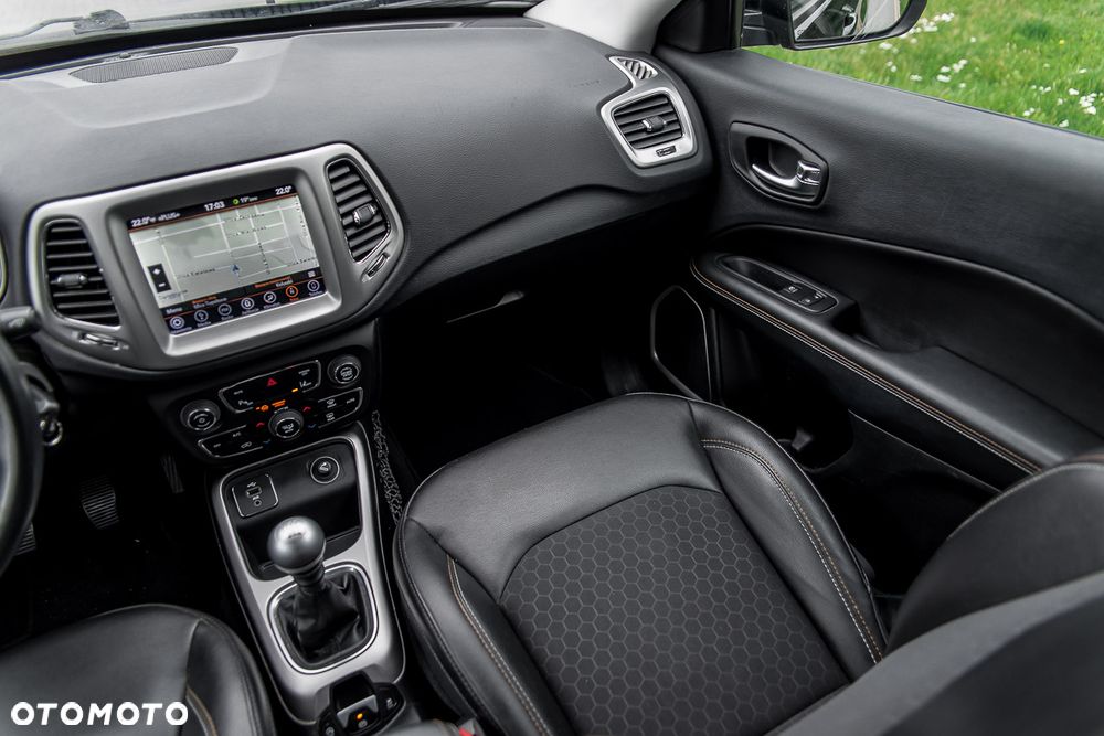 Jeep Compass 1.4 TMair Longitude FWD S&S - 32