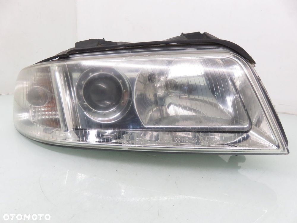 LAMPA PRAWA PRZEDNIA AUDI A4 B5 FL LIFT - 1