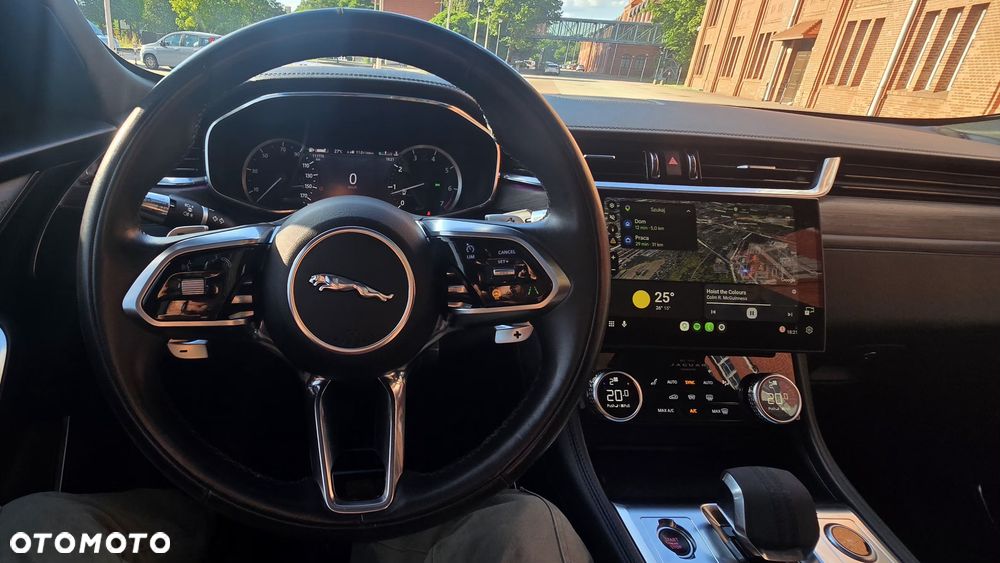 Jaguar F-Pace P250 AWD - 33