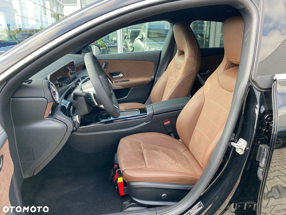 Mercedes-Benz CLA - 11