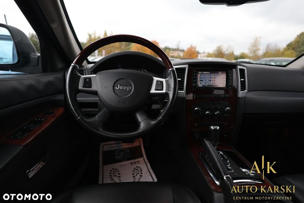 Jeep Grand Cherokee - 37