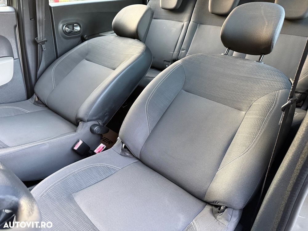 Dacia Lodgy 1.5 dCi Laureate - 32