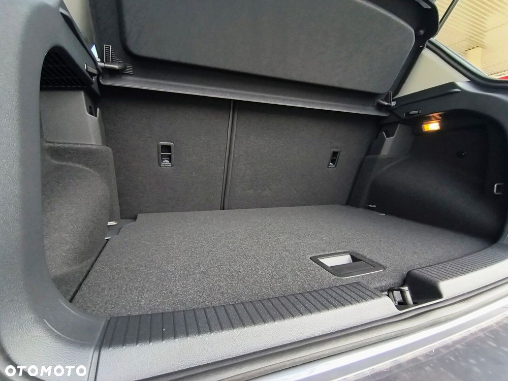Volkswagen T-Cross 1.0 TSI Life Plus - 26