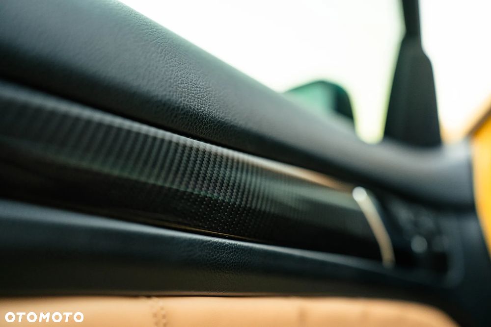Mercedes-Benz Klasa C 63 AMG - 23