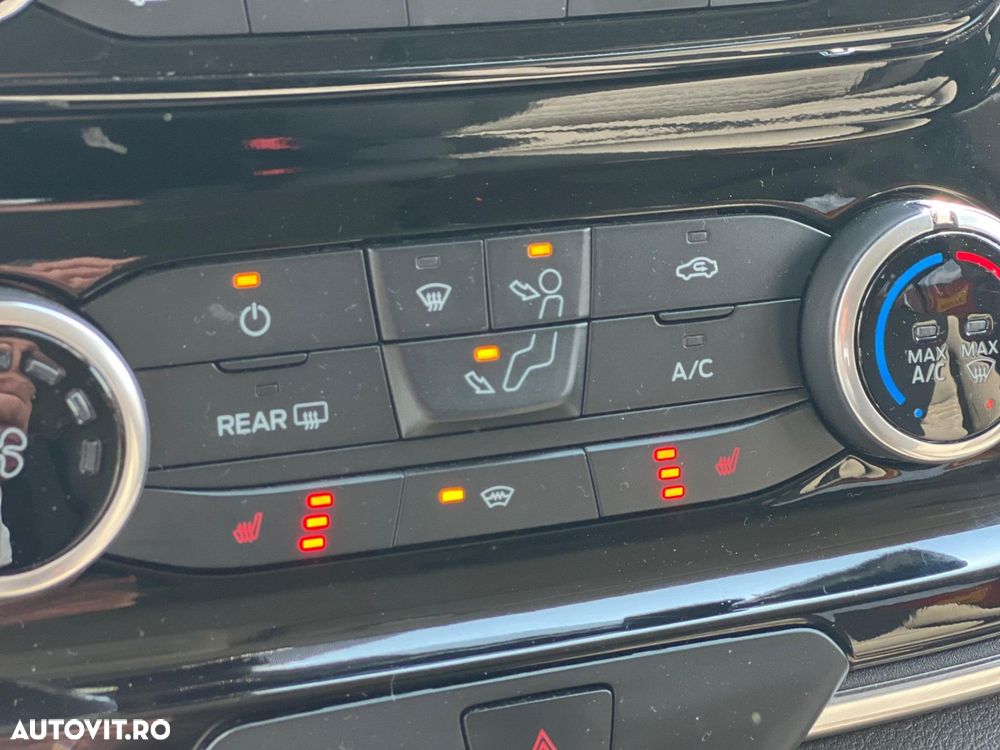 Ford Tourneo Custom - 23