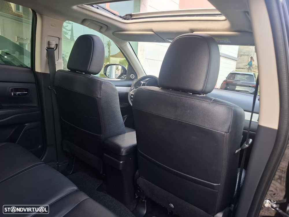 Mitsubishi Outlander - 38